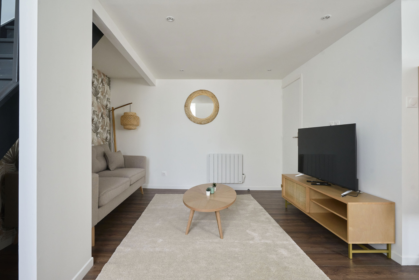 
                                                Location
                                                 VICTOR HUGO C3