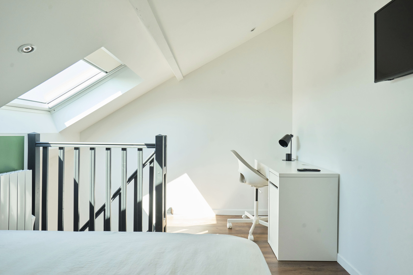 
                                                Location
                                                 VICTOR HUGO C3