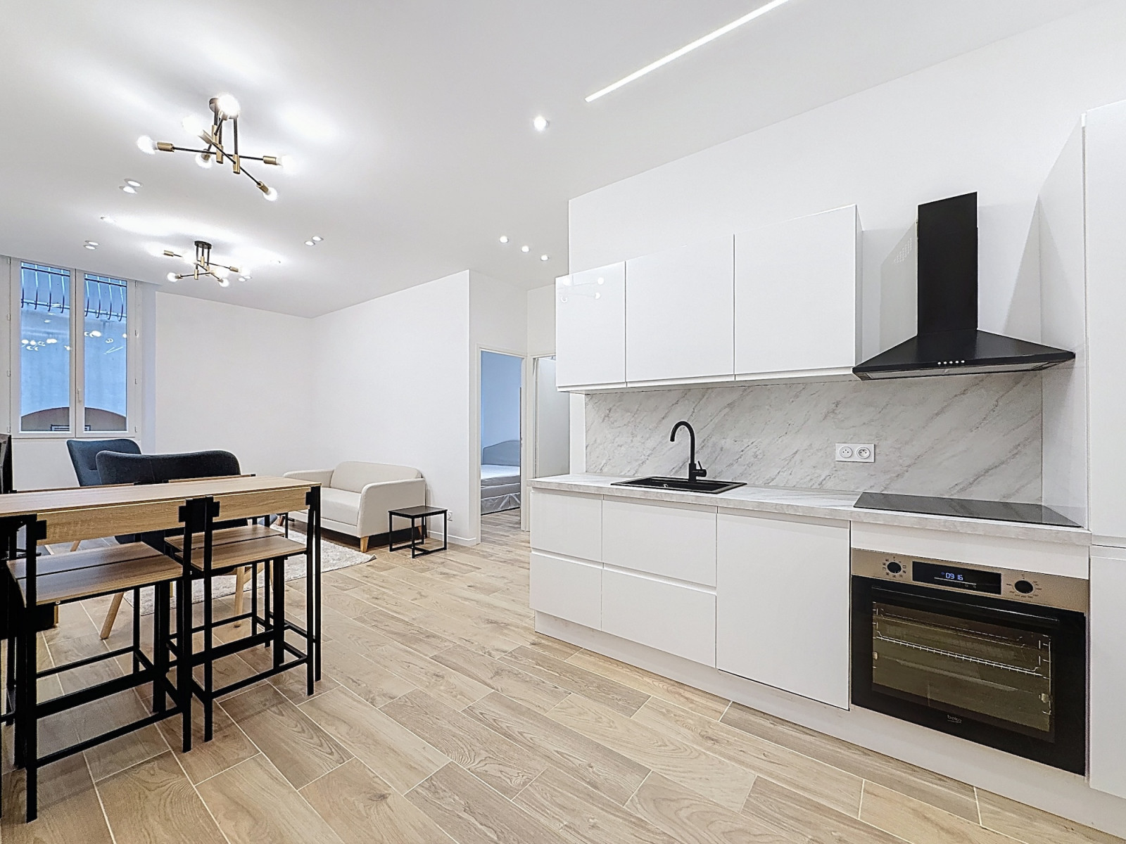 
                                                Vente
                                                 Vieux Nice – Superbe 3 pièces rénové avec goût, prêt à vivre !