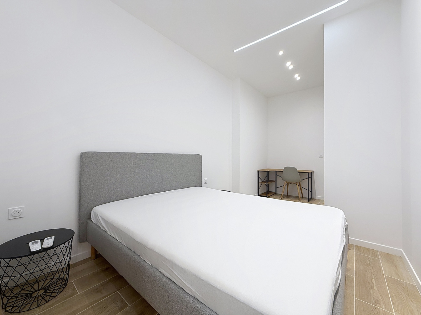 
                                                Vente
                                                 Vieux Nice – Superbe 3 pièces rénové avec goût, prêt à vivre !