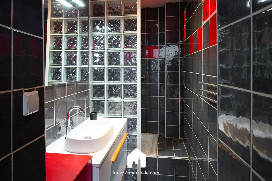 
                                                Location
                                                 Vieux Port Beauvau