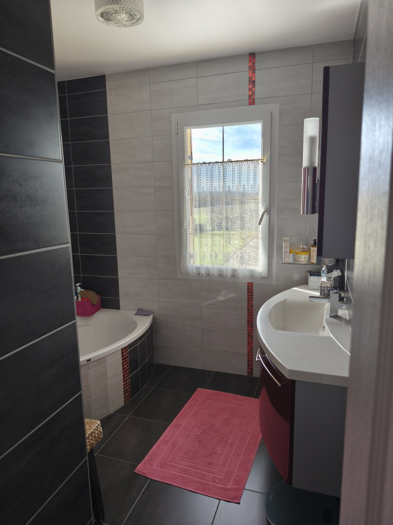 
                                                Vente
                                                 VILLA 121M2 4 CHAMBRES AVEC ANNEXE