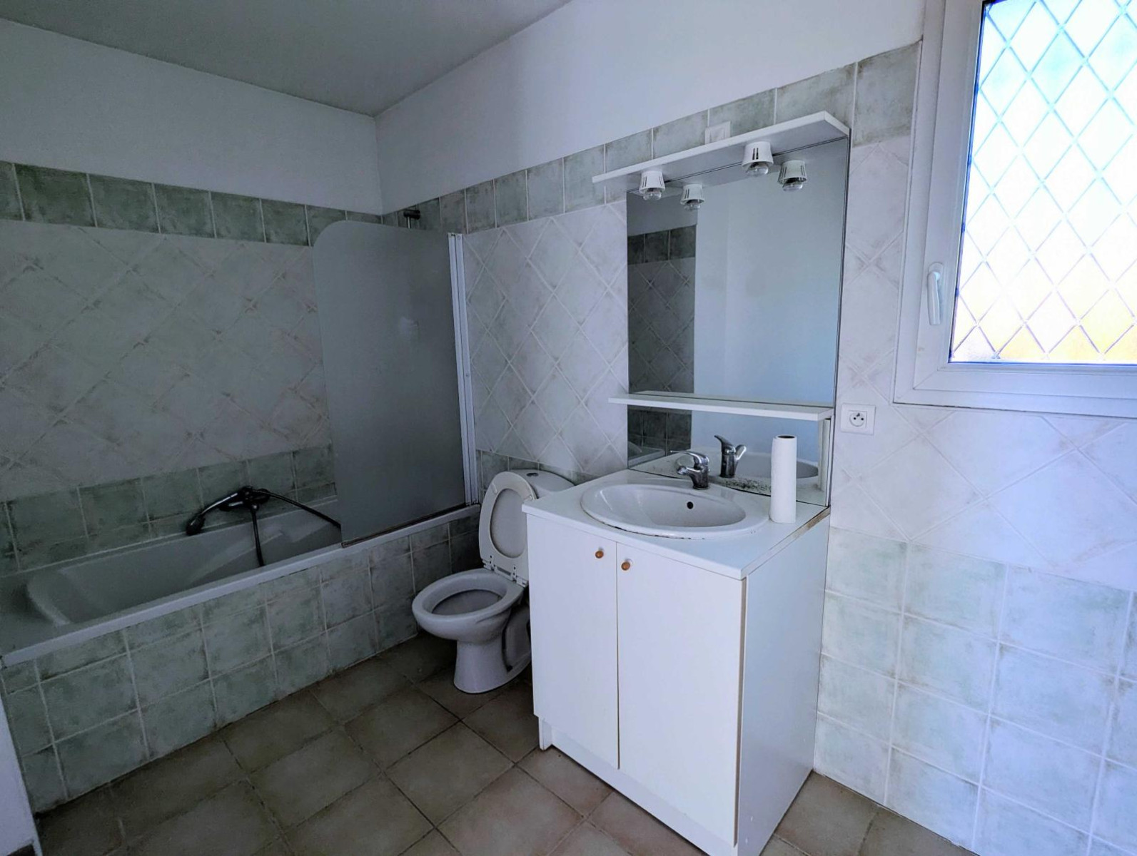 
                                                Location
                                                 Villa 3 chambres, l'Isle sur Sorgue résidentiel