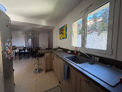
                                                Vente
                                                 Villa 3faces avec terrain