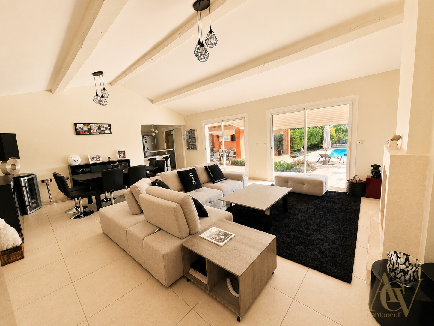 
                                                Vente
                                                 Villa 4 pièces avec piscine et vue exceptionnelle