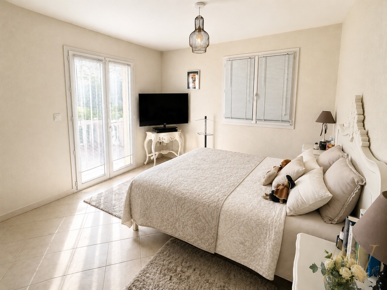 
                                                Vente
                                                 Villa 4 pièces avec piscine et vue exceptionnelle