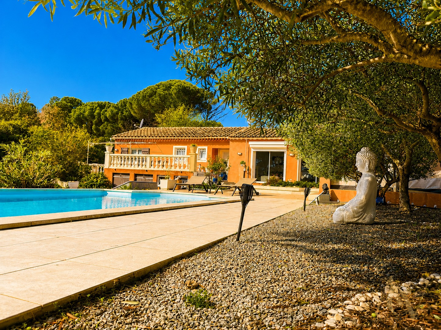 
                                                Vente
                                                 Villa 4 pièces avec piscine et vue exceptionnelle