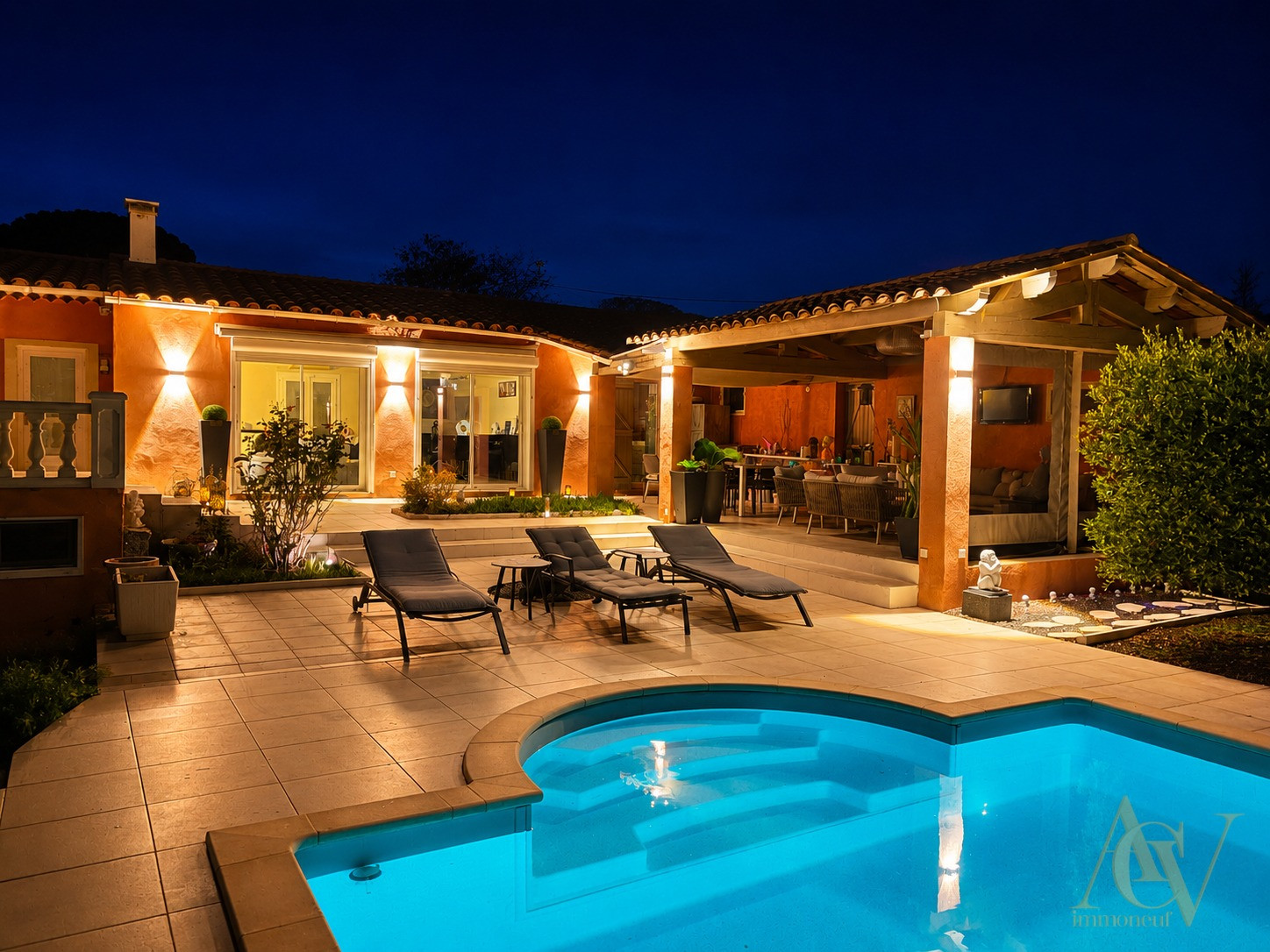 
                                                Vente
                                                 Villa 4 pièces avec piscine et vue exceptionnelle