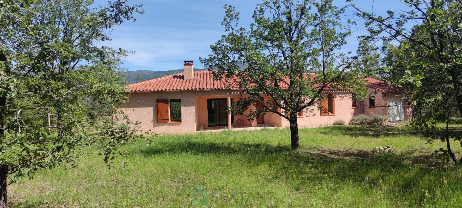 
                                                Vente
                                                 Villa 4 pièces sur terrain piscinable 2680m²