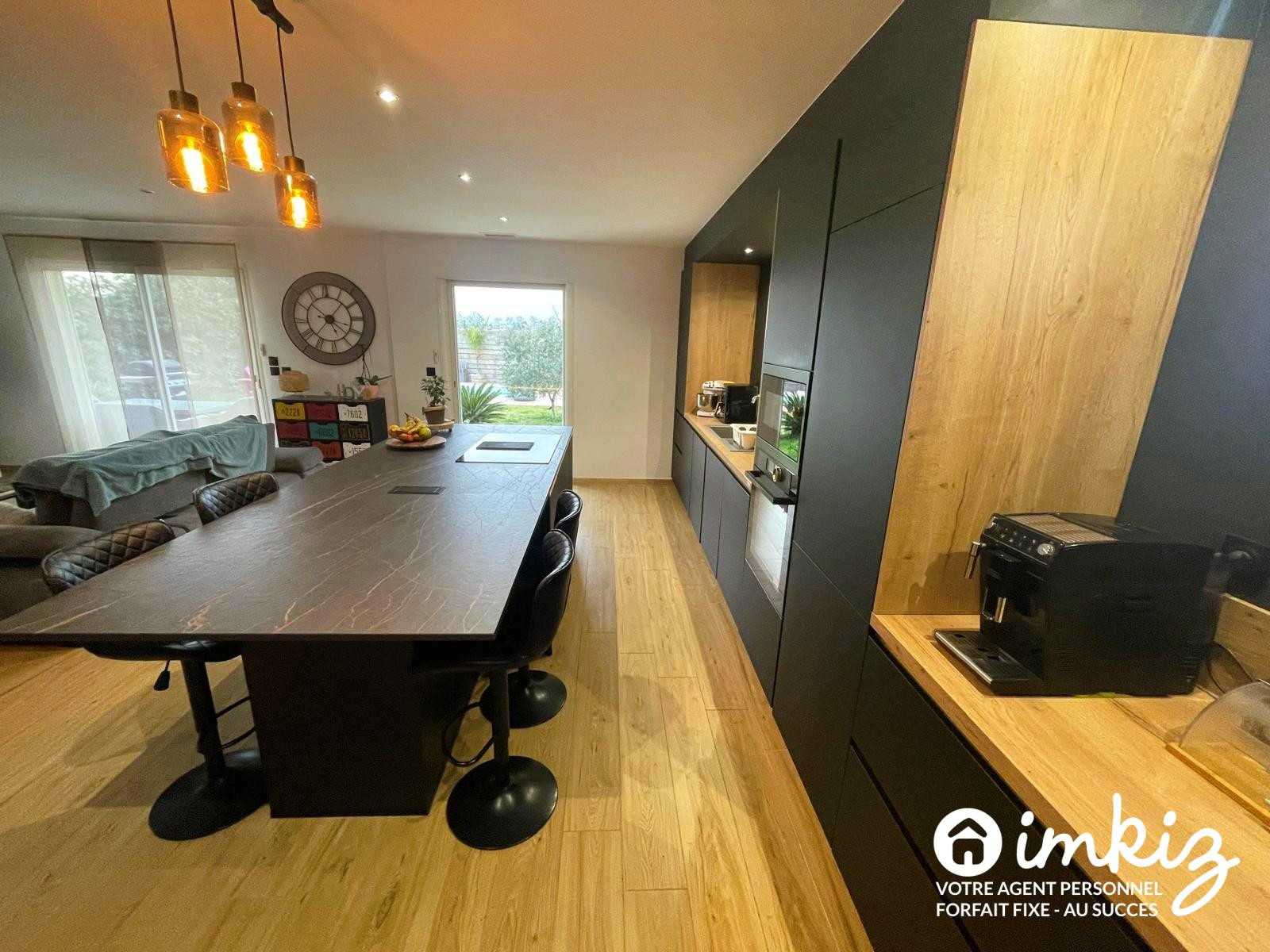
                                                Vente
                                                 Villa 5 chambres / Piscine / Vue exceptionnelle
