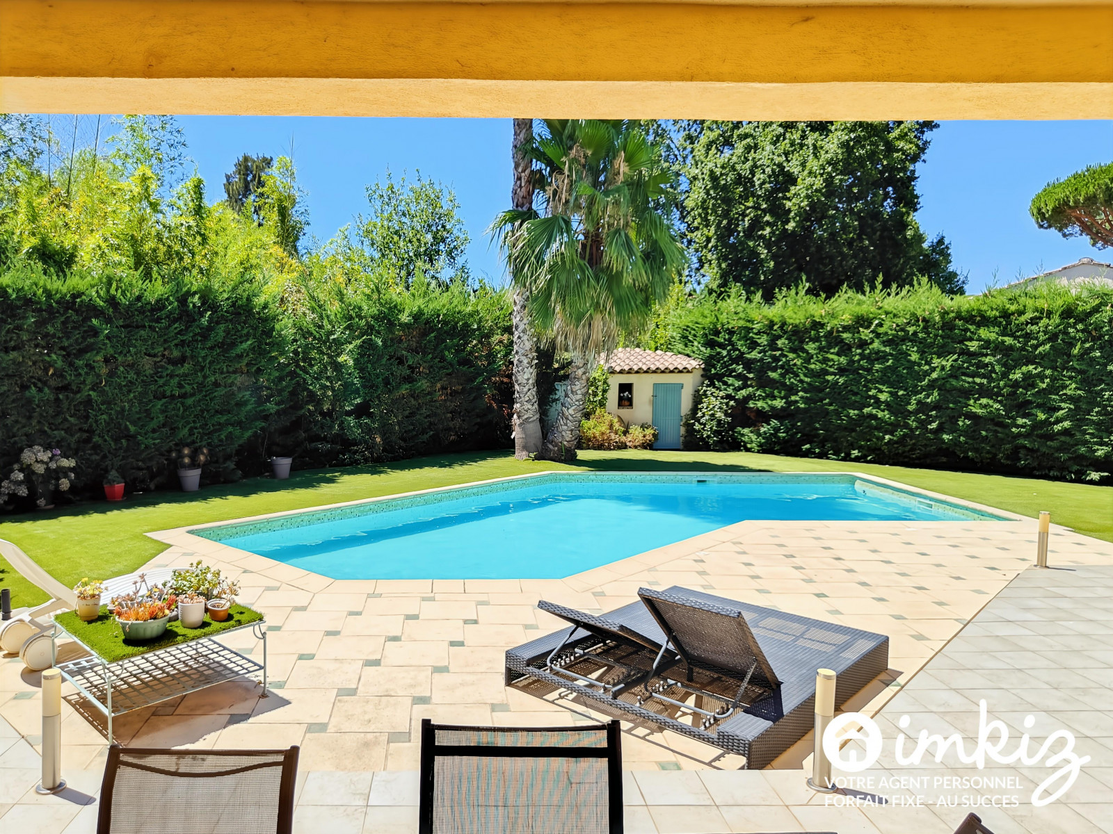 
                                                Vente
                                                 Villa 5 pièces 142,8 m² , jardin  avec piscine