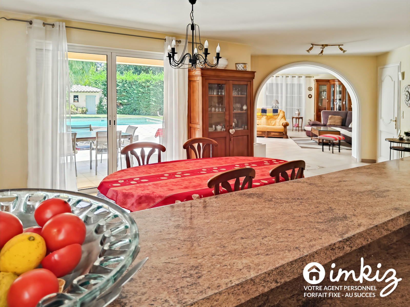 
                                                Vente
                                                 Villa 5 pièces 142,8 m² , jardin  avec piscine