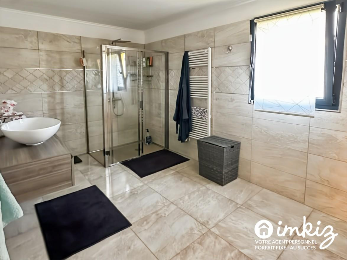 
                                                Vente
                                                 Villa 5 pièces,  autonomie de plain pied, piscine