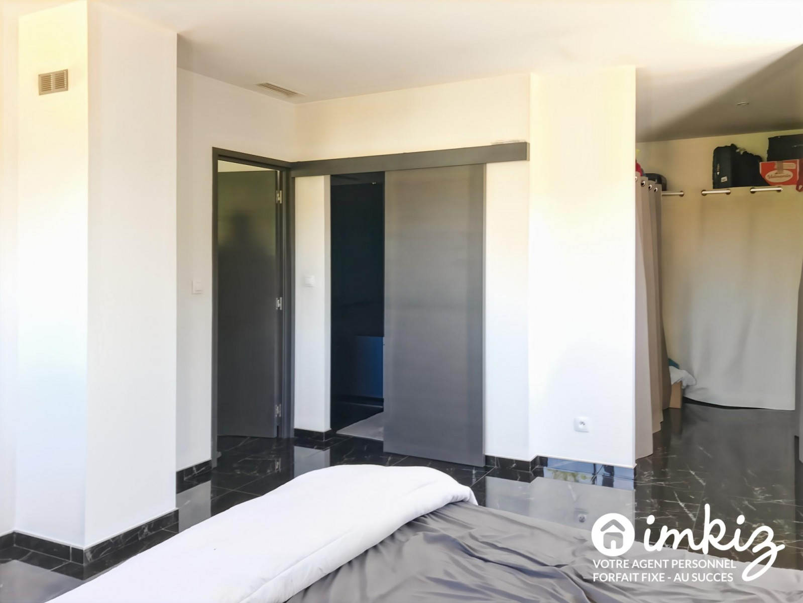 
                                                Vente
                                                 Villa 6 pièces