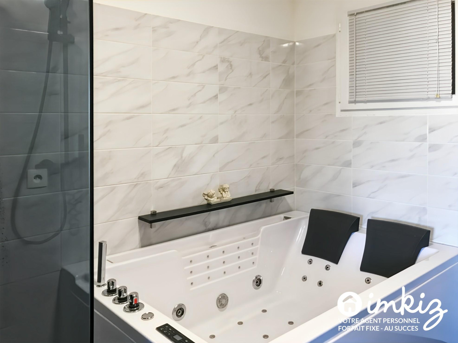 
                                                Vente
                                                 Villa 6 pièces