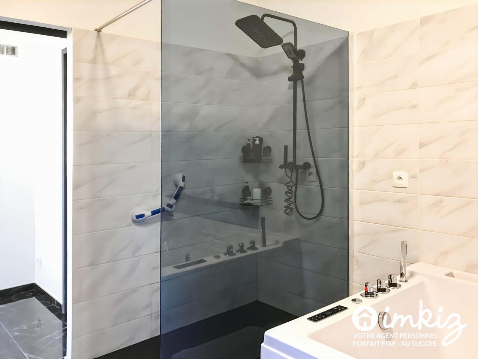 
                                                Vente
                                                 Villa 6 pièces