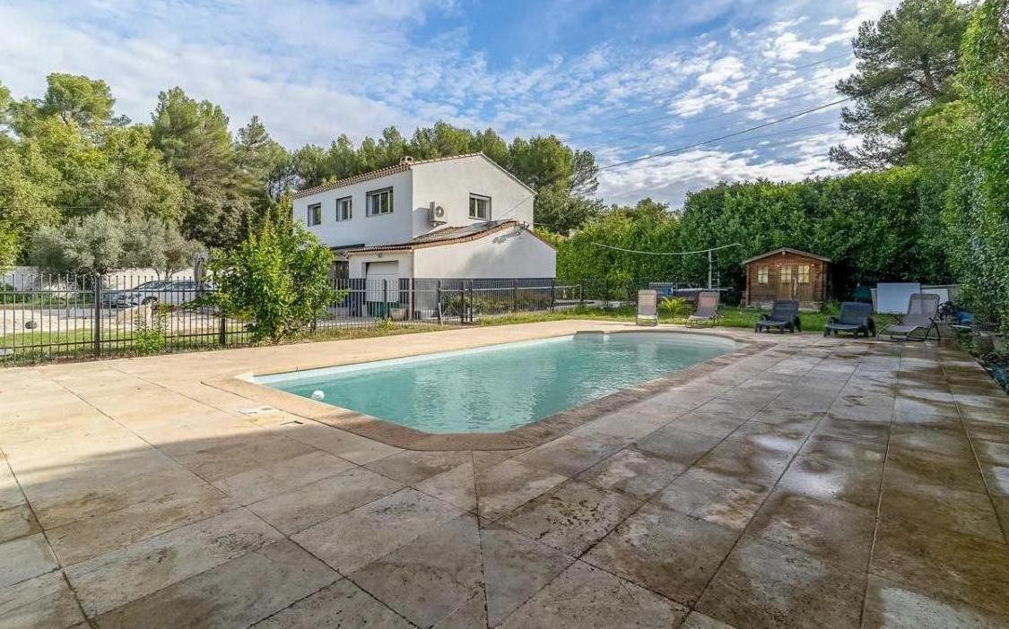 
                                                Vente
                                                 Villa 6 pièces