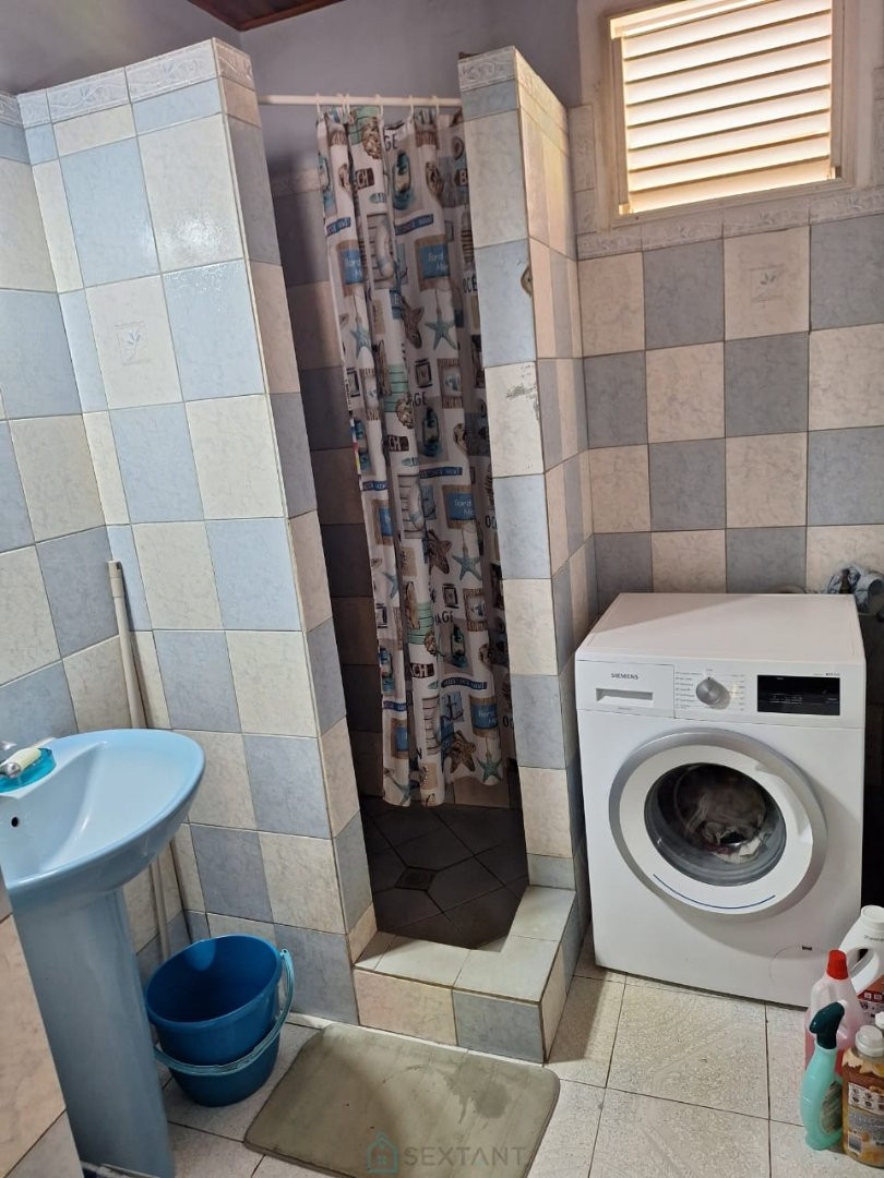 
                                                Vente
                                                 Villa à étage de 216m² habitable sur terrain de 5899m² situé sur la commune du VAUCLIN
