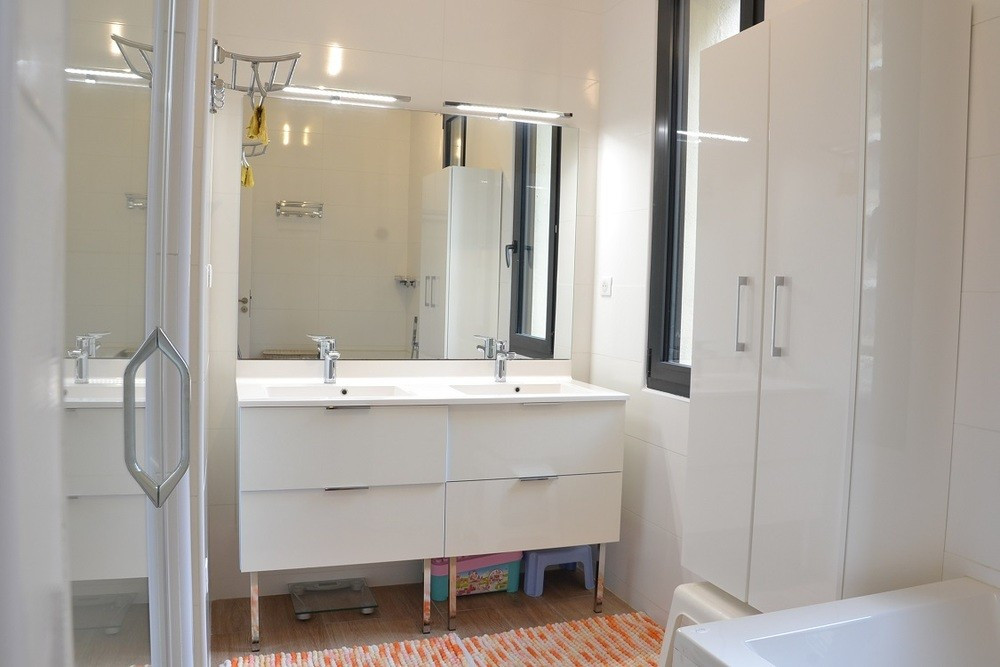 
                                                Location
                                                 Villa Archi