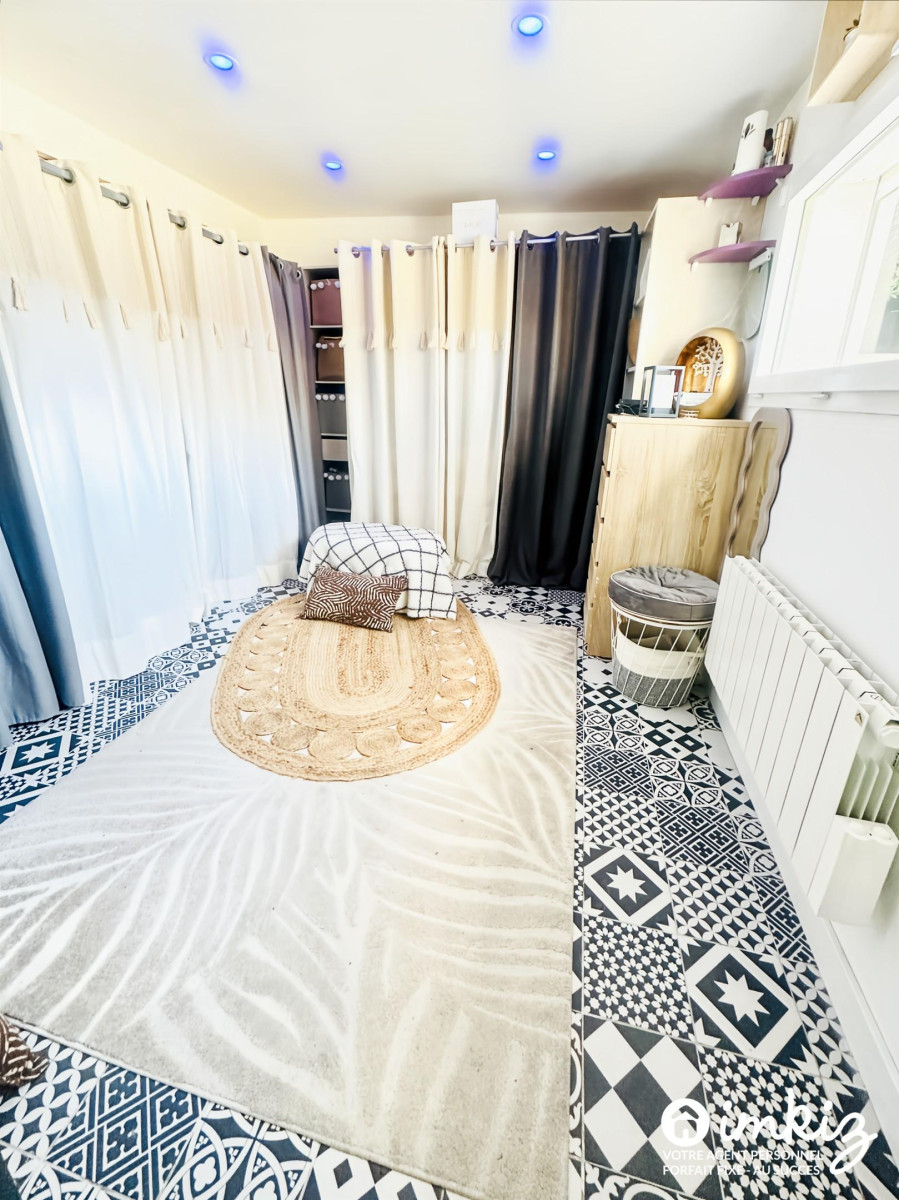 
                                                Vente
                                                 Villa contemporaine 2012 - DPE A- Piscine au sel