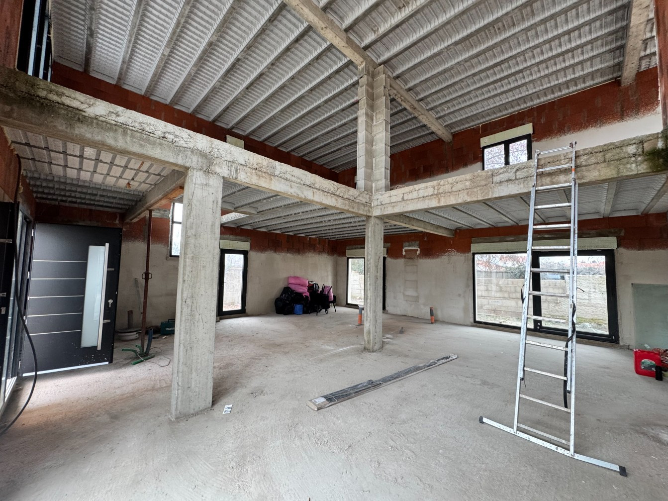 
                                                Vente
                                                 villa contemporaine – 260 mètres carrés A TERMINER