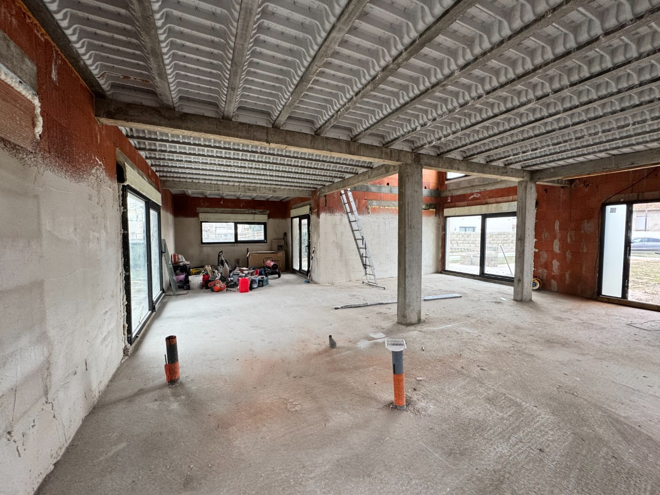 
                                                Vente
                                                 villa contemporaine – 260 mètres carrés A TERMINER