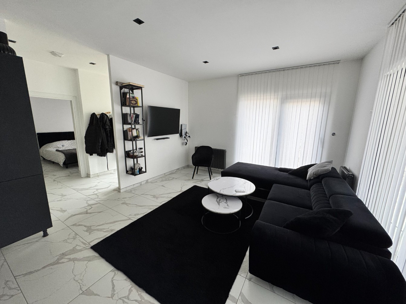 
                                                Vente
                                                 villa contemporaine – 260 mètres carrés A TERMINER