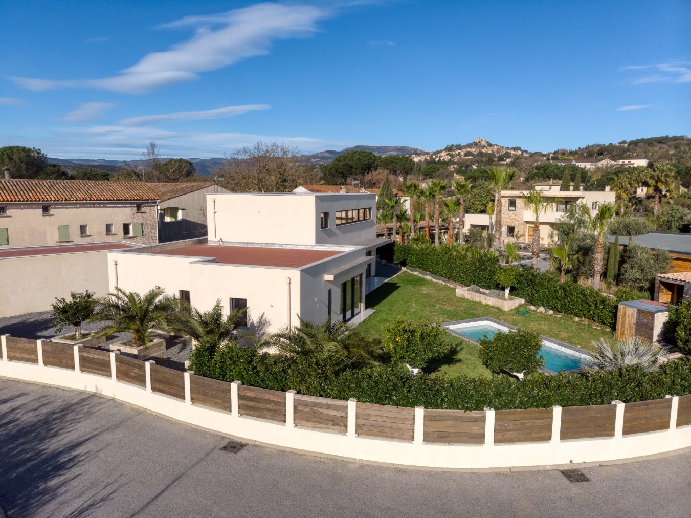 
                                                Vente
                                                 Villa contemporaine  6 pièces 4 salles de bain