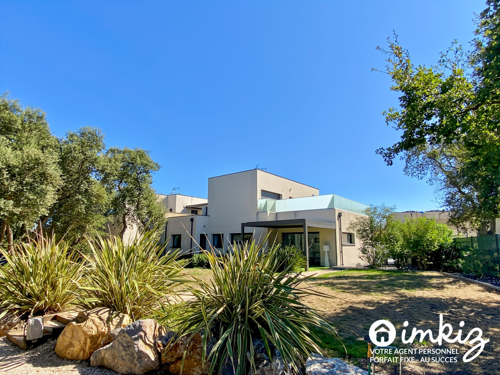 
                                                Vente
                                                 VILLA CONTEMPORAINE AUX BELLES PRESTATIONS