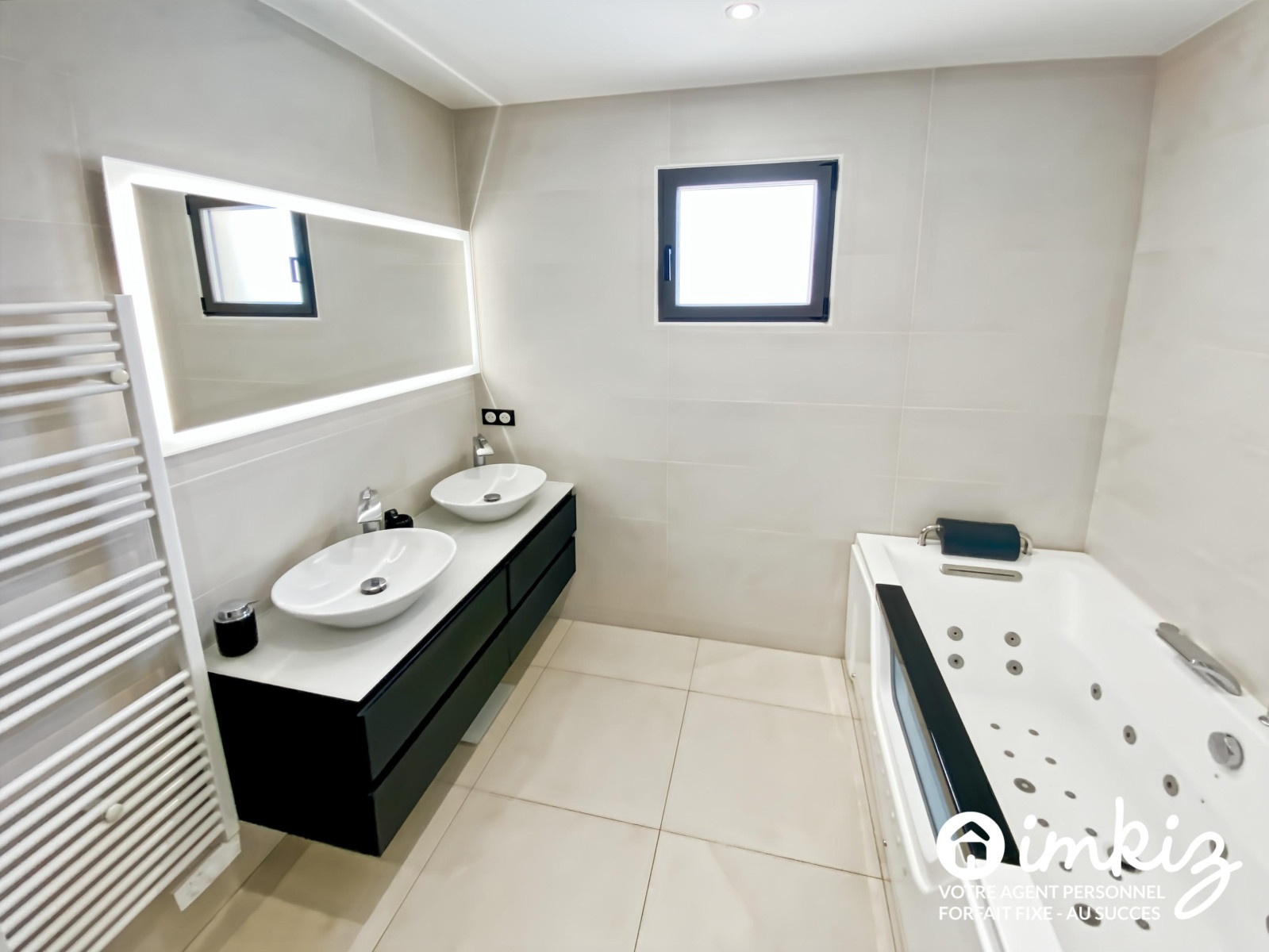 
                                                Vente
                                                 VILLA CONTEMPORAINE AUX BELLES PRESTATIONS