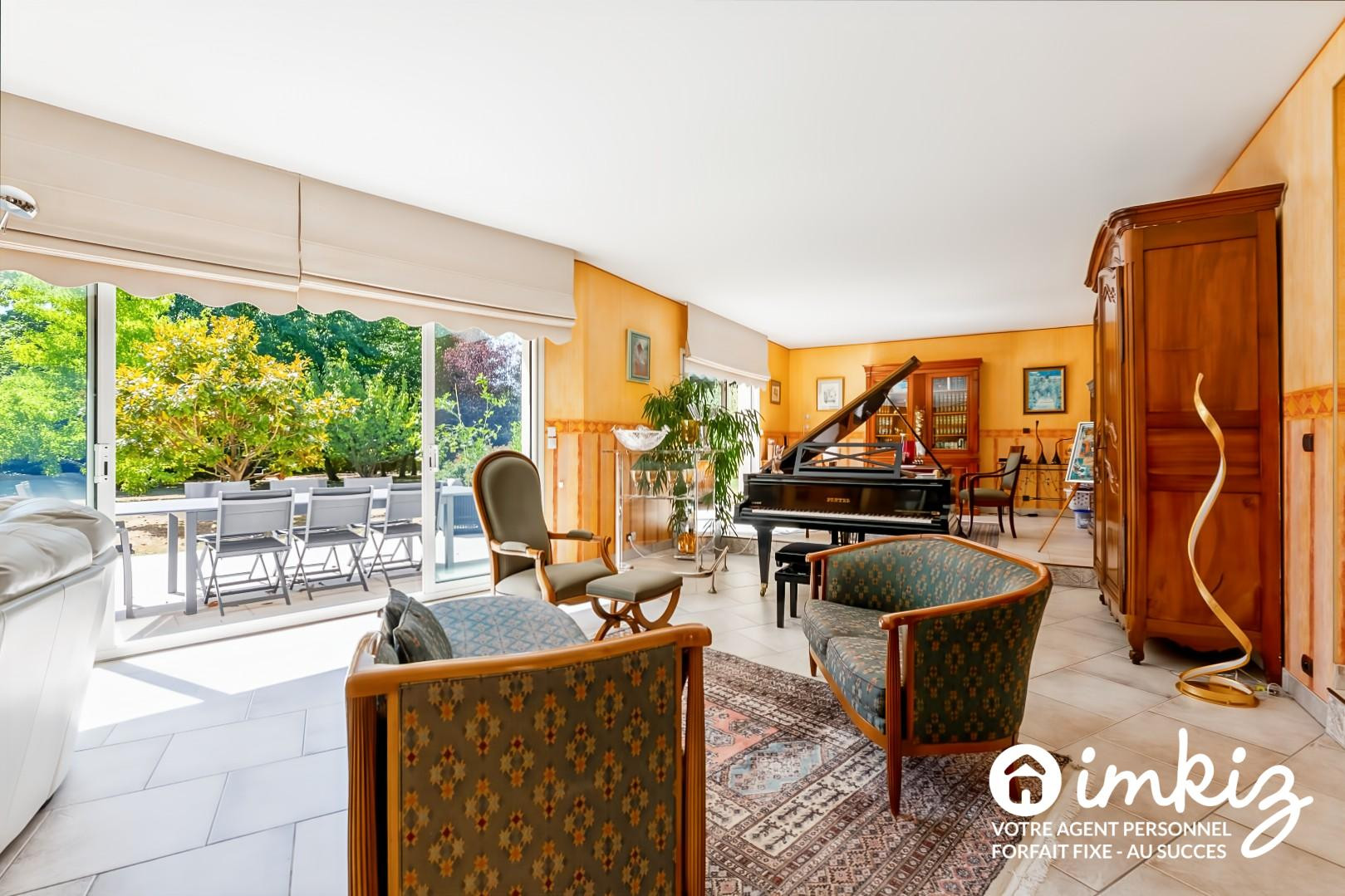 
                                                Vente
                                                 Villa contemporaine avec jardin paysagé
