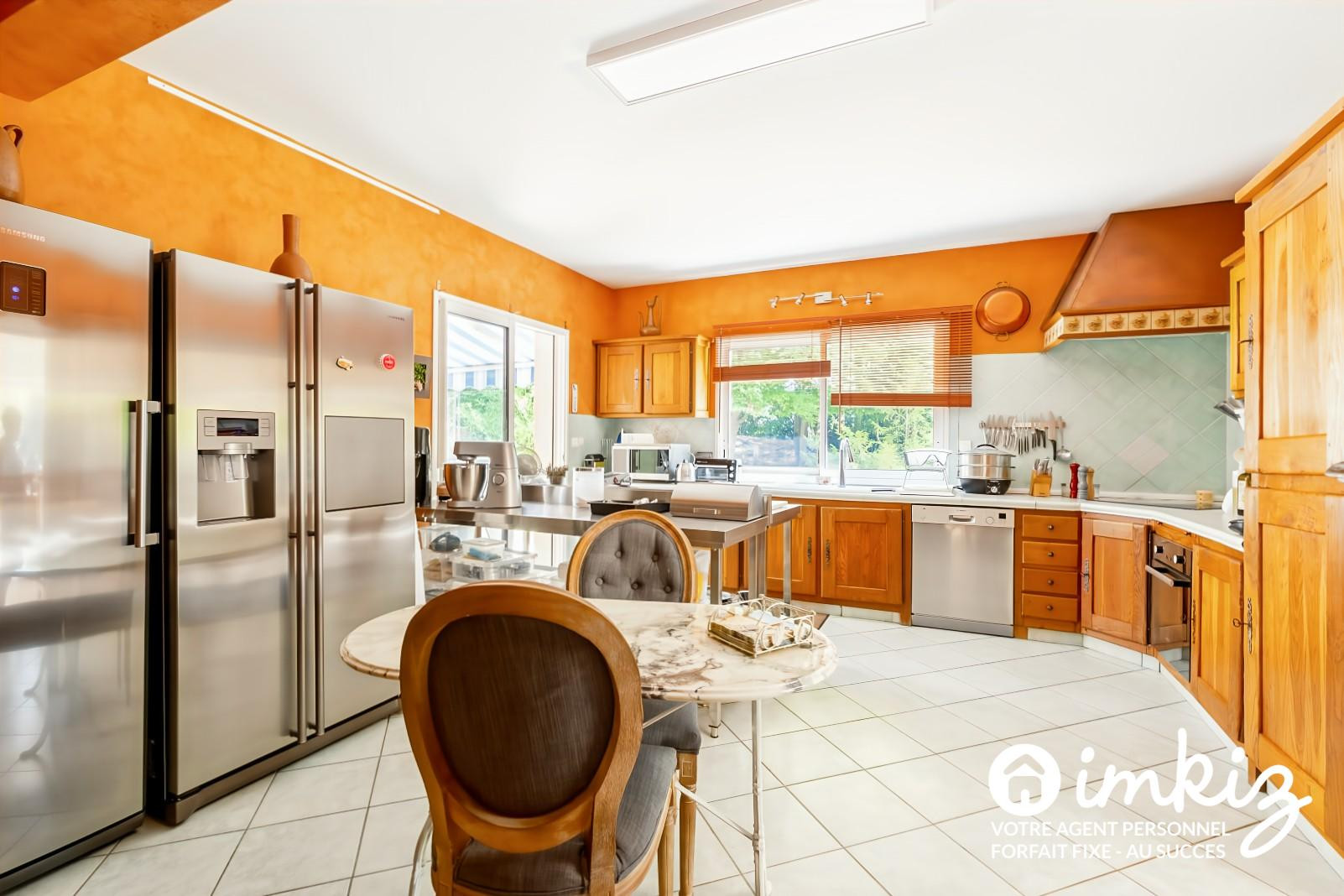 
                                                Vente
                                                 Villa contemporaine avec jardin paysagé