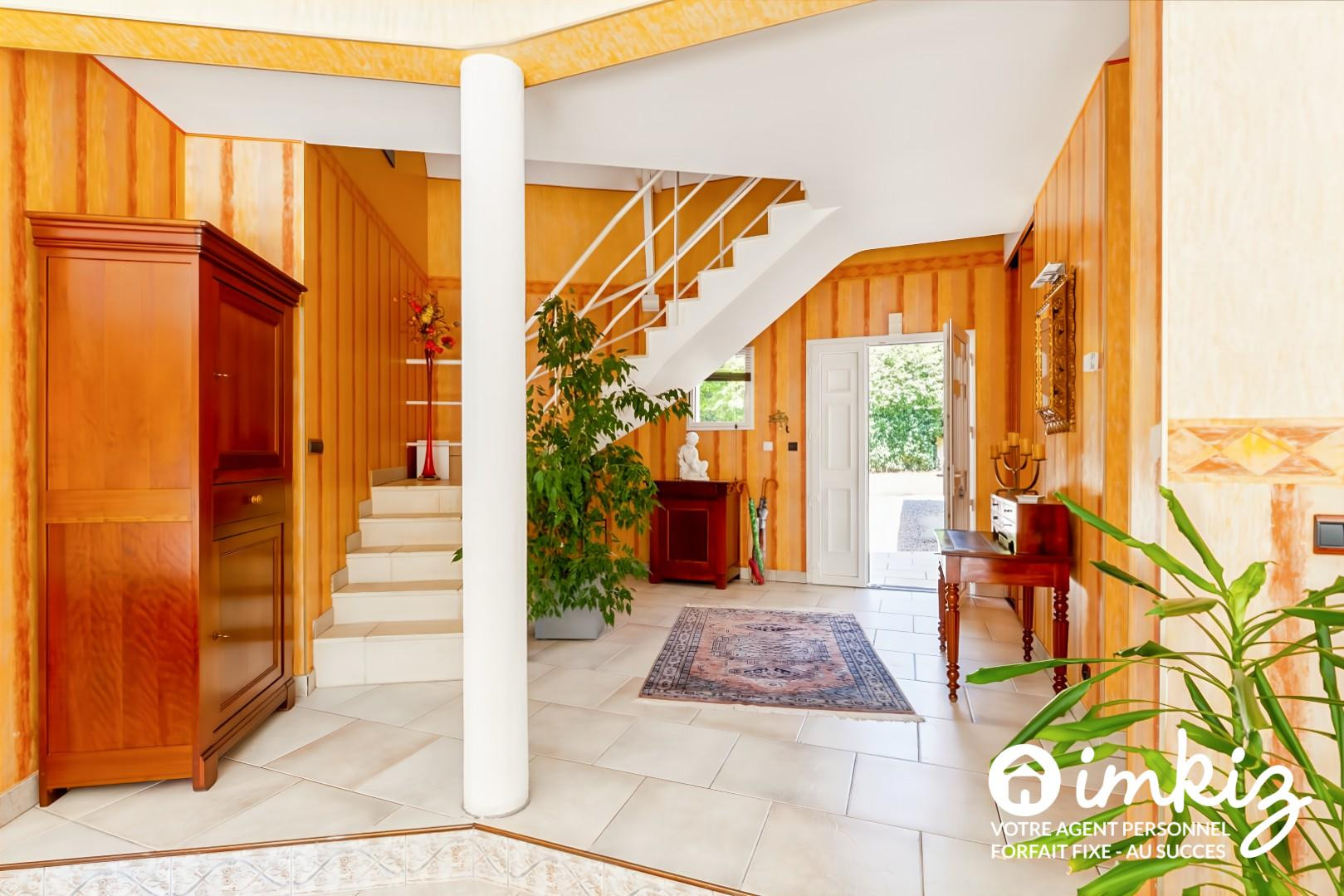 
                                                Vente
                                                 Villa contemporaine avec jardin paysagé
