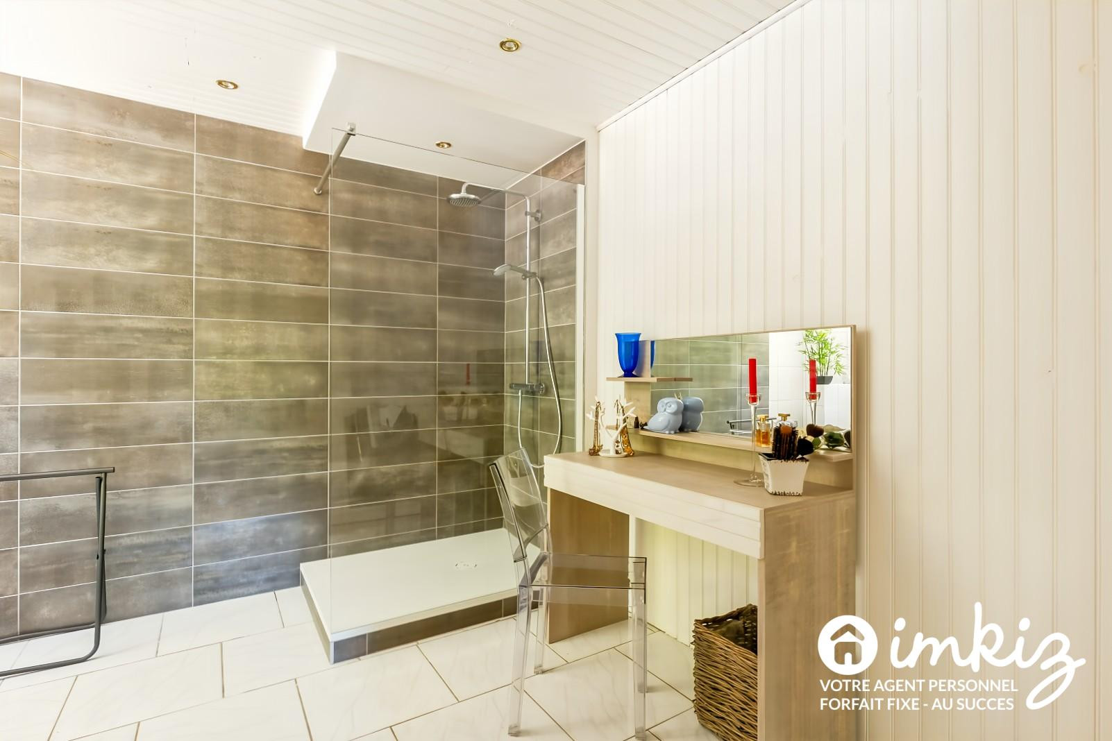 
                                                Vente
                                                 Villa contemporaine avec jardin paysagé
