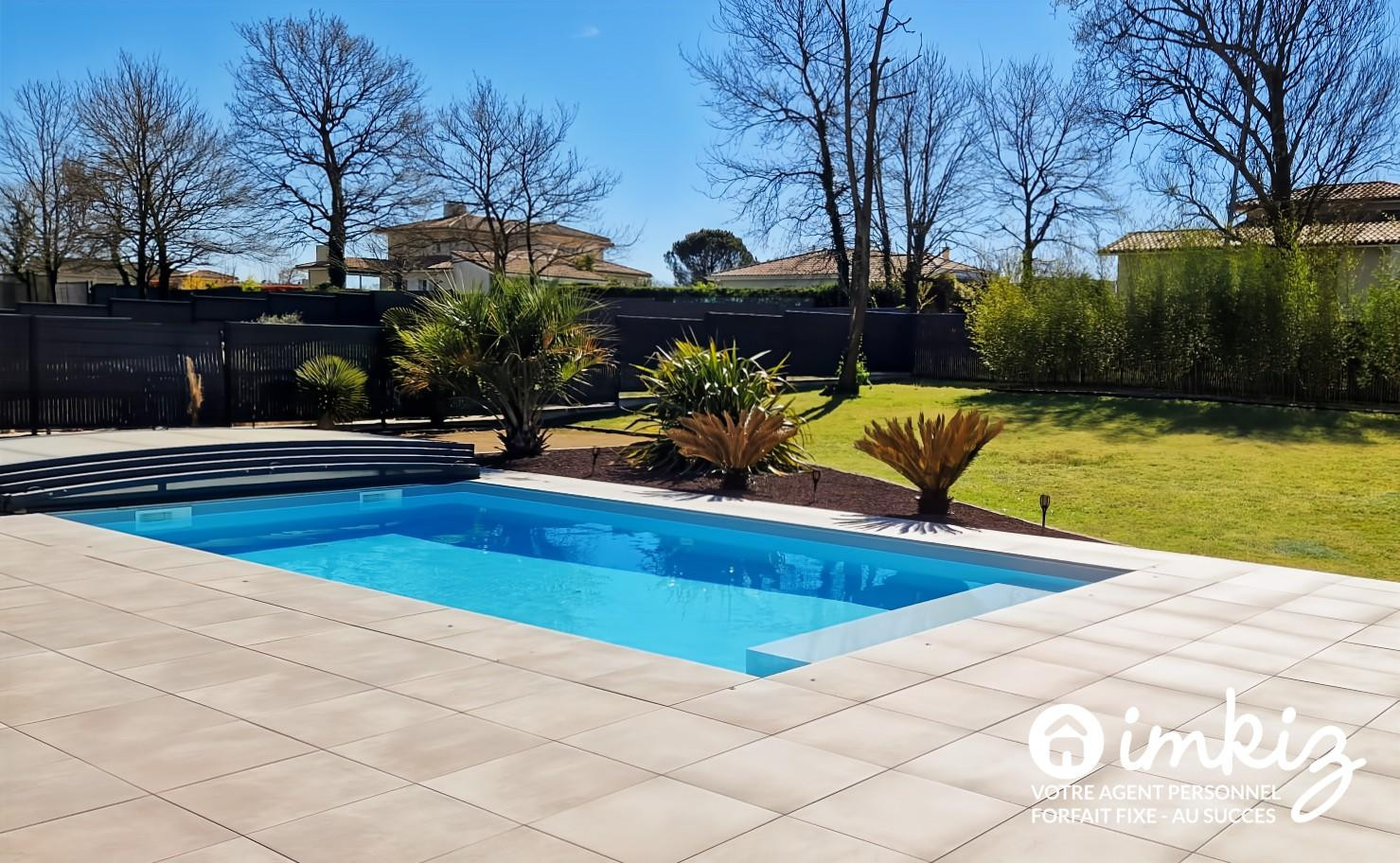 
                                                Vente
                                                 Villa contemporaine avec piscine