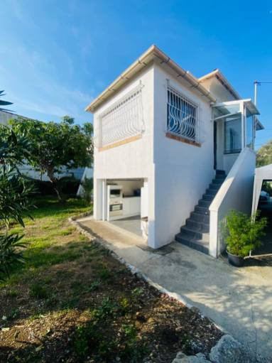 
                                                Vente
                                                 VILLA CONTEMPORAINE AVEC TERRAIN PAYSAGÉ ET APPARTEMENT INDÉPENDANT