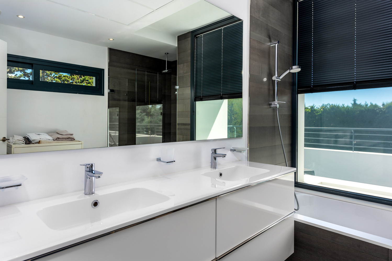 
                                                Vente
                                                 Villa contemporaine d’exception