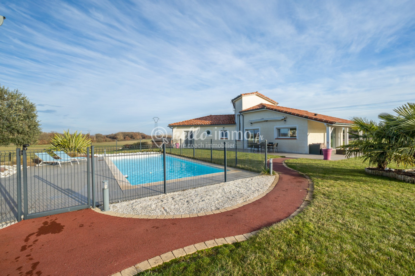 
                                                Vente
                                                 Villa contemporaine de 140m² piscine garages