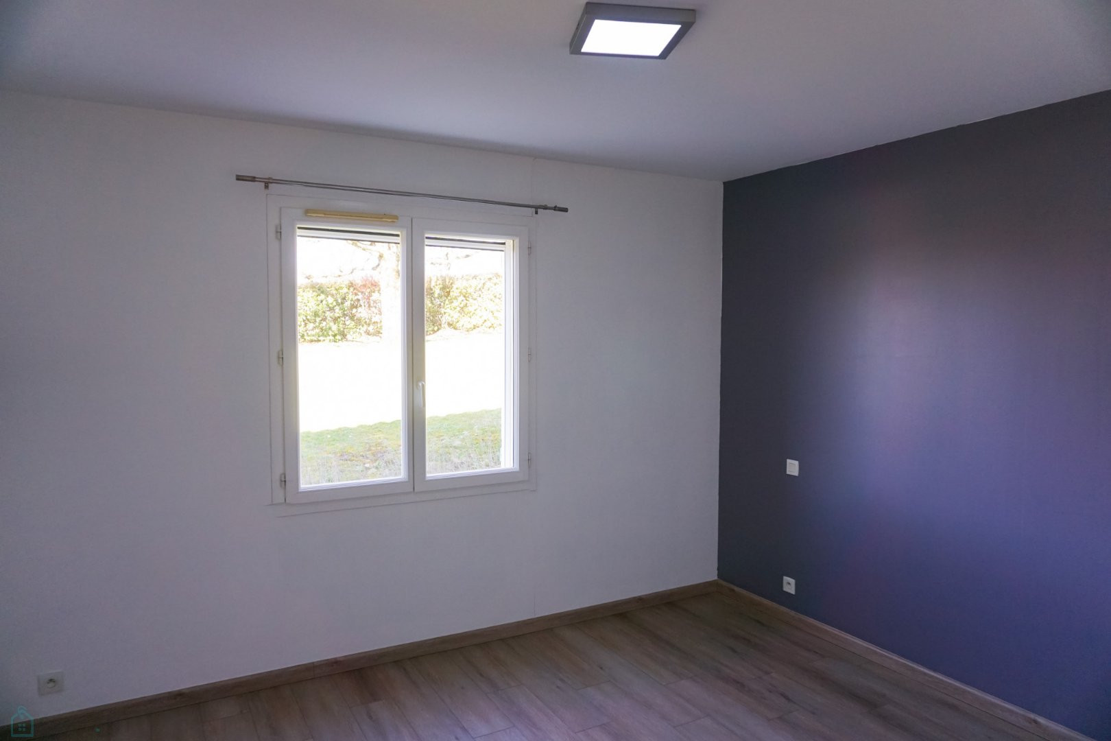 
                                                Vente
                                                 Villa contemporaine de plain-pied avec piscine.