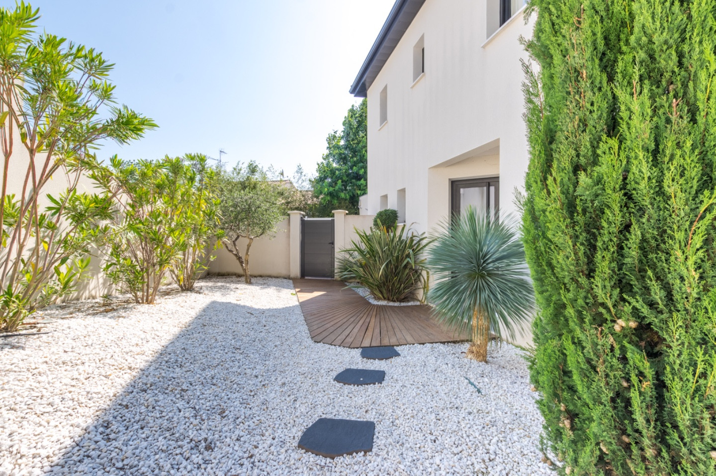 
                                                Vente
                                                 Villa contemporaine RT2012