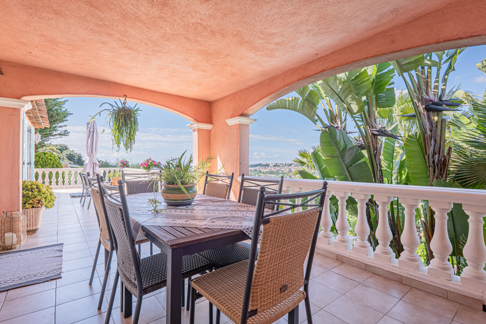 
                                                Vente
                                                 VILLA CORNICHE FLEURIE