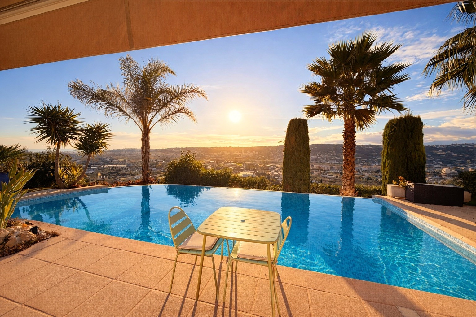 
                                                Vente
                                                 VILLA CORNICHE FLEURIE