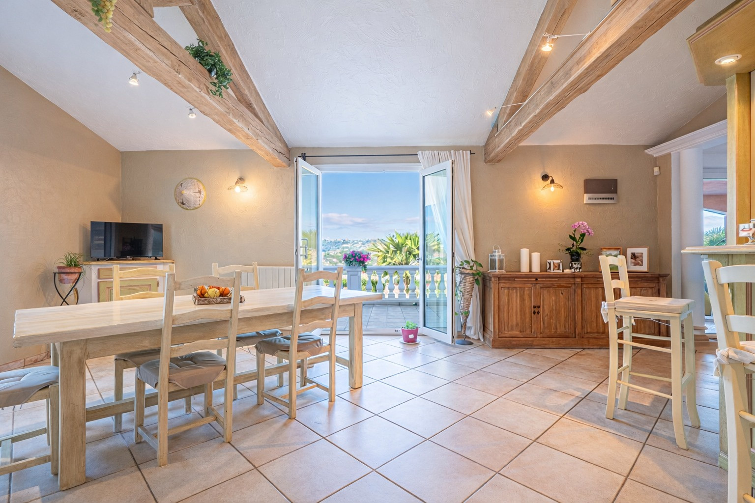 
                                                Vente
                                                 VILLA CORNICHE FLEURIE