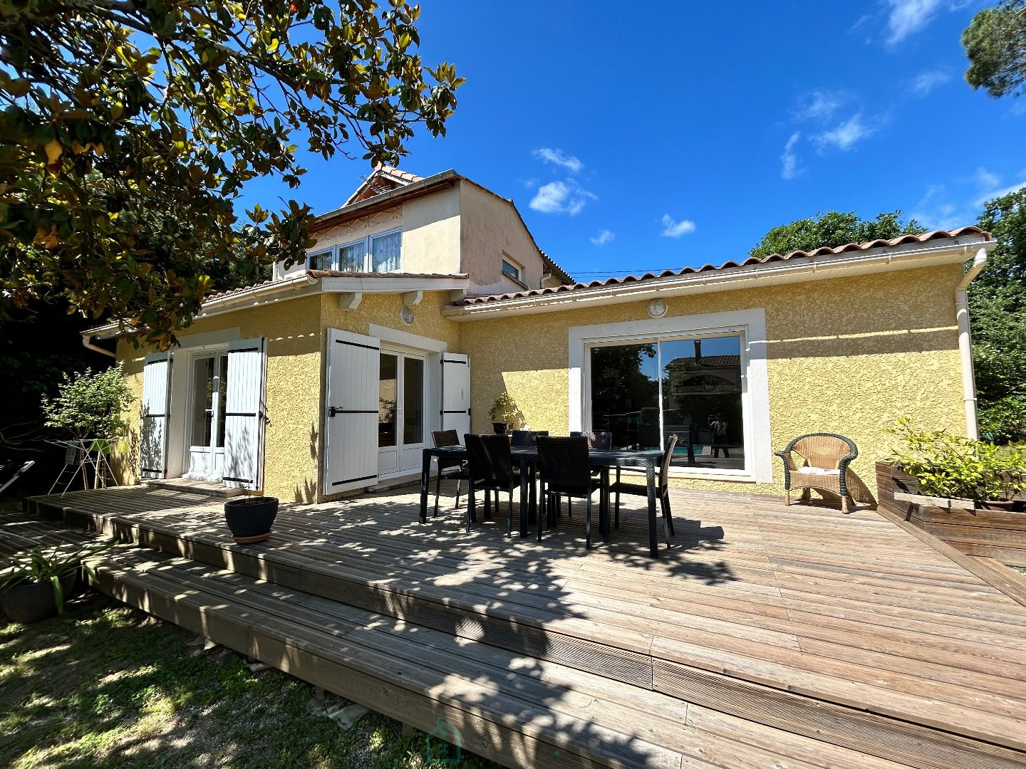 
                                                Vente
                                                 Villa coup de coeur dans un quartier prisé d'Alès