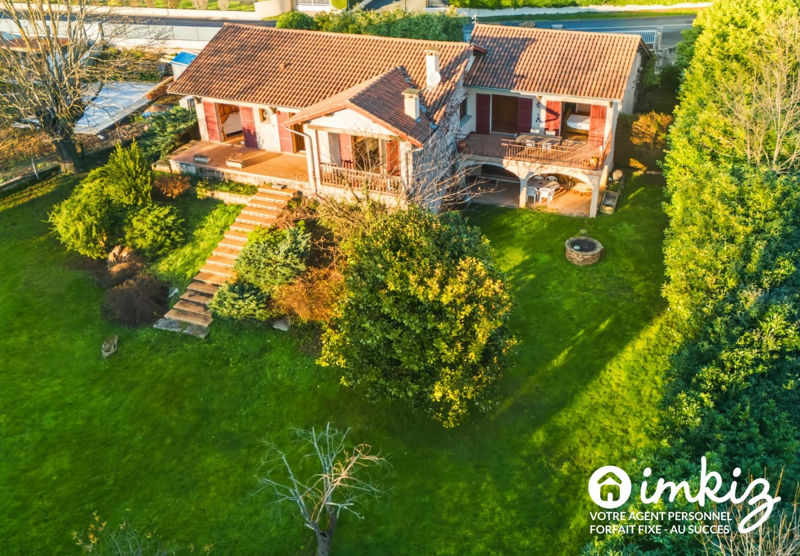 
                                                Vente
                                                 Villa d’architecte Liergues – 7 pièces – 190 m²