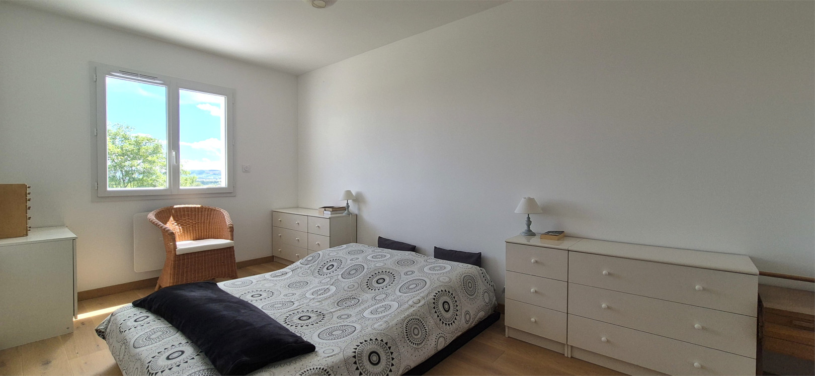 
                                                Vente
                                                 Villa de 125 m² 4 ch sur un terrain de 772 m²