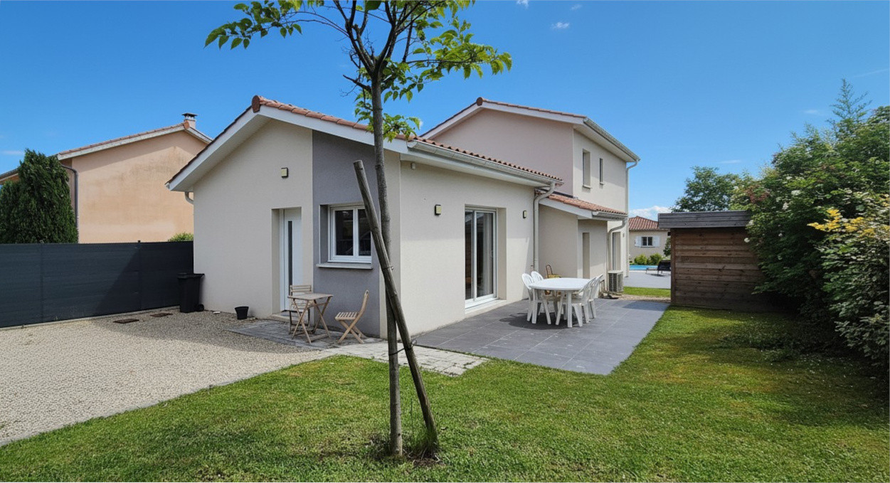
                                                Vente
                                                 Villa de 125 m² 4 ch sur un terrain de 772 m²