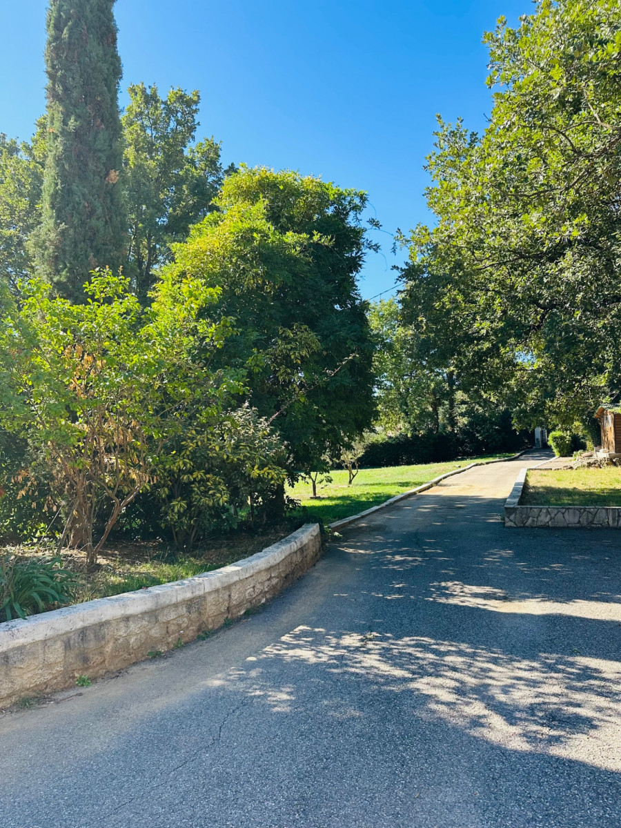 
                                                Vente
                                                 Villa de 245M2 avec Piscine