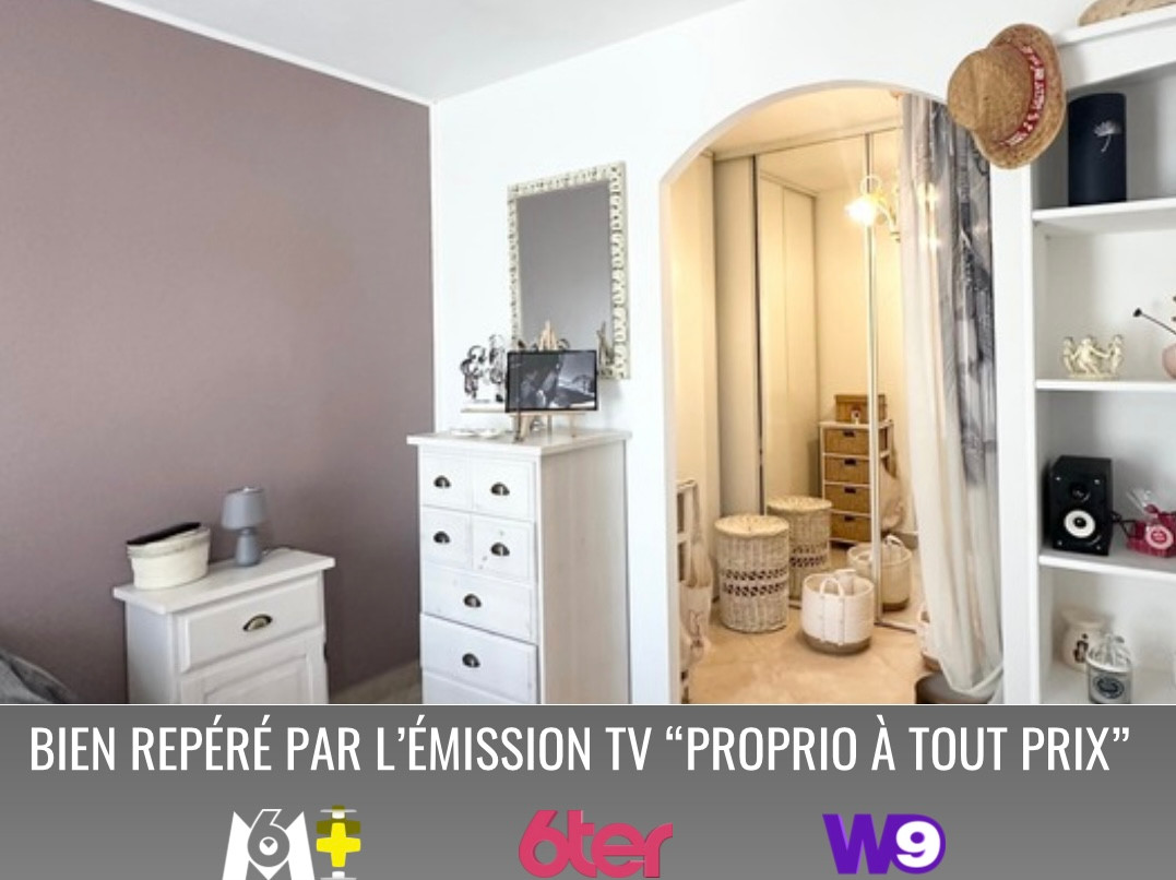 
                                                Vente
                                                 Villa de 365M2 avec piscine sur un terrain 1228M2