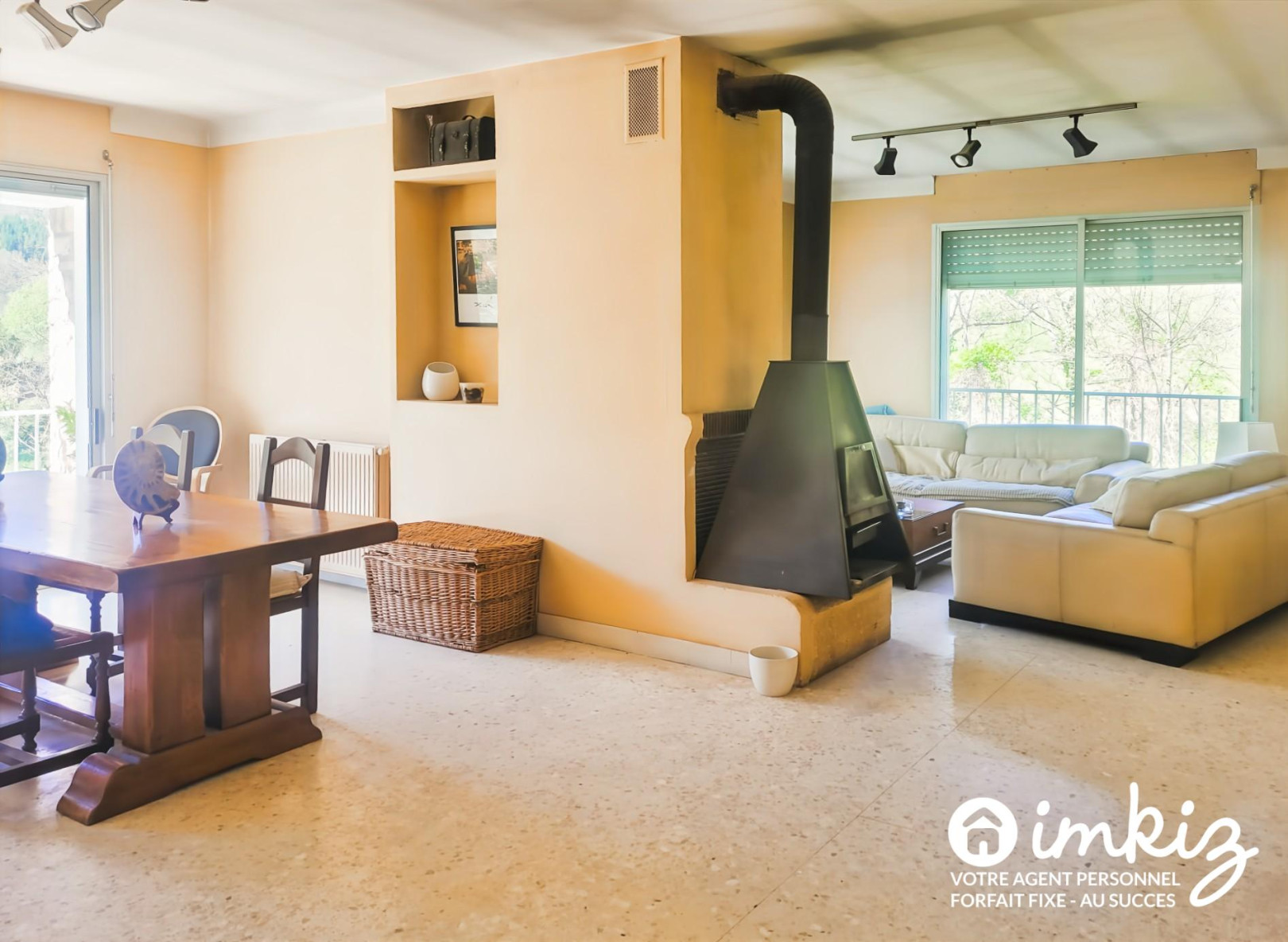 
                                                Vente
                                                 VILLA DE CARACTÈRE – PISCINE – VUE MONTAGNES